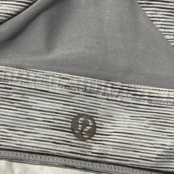 Lululemon Train Times Bra Sports Yoga Gym Activewear Wee Space Grey White Size 4 - Picture 7 of 9